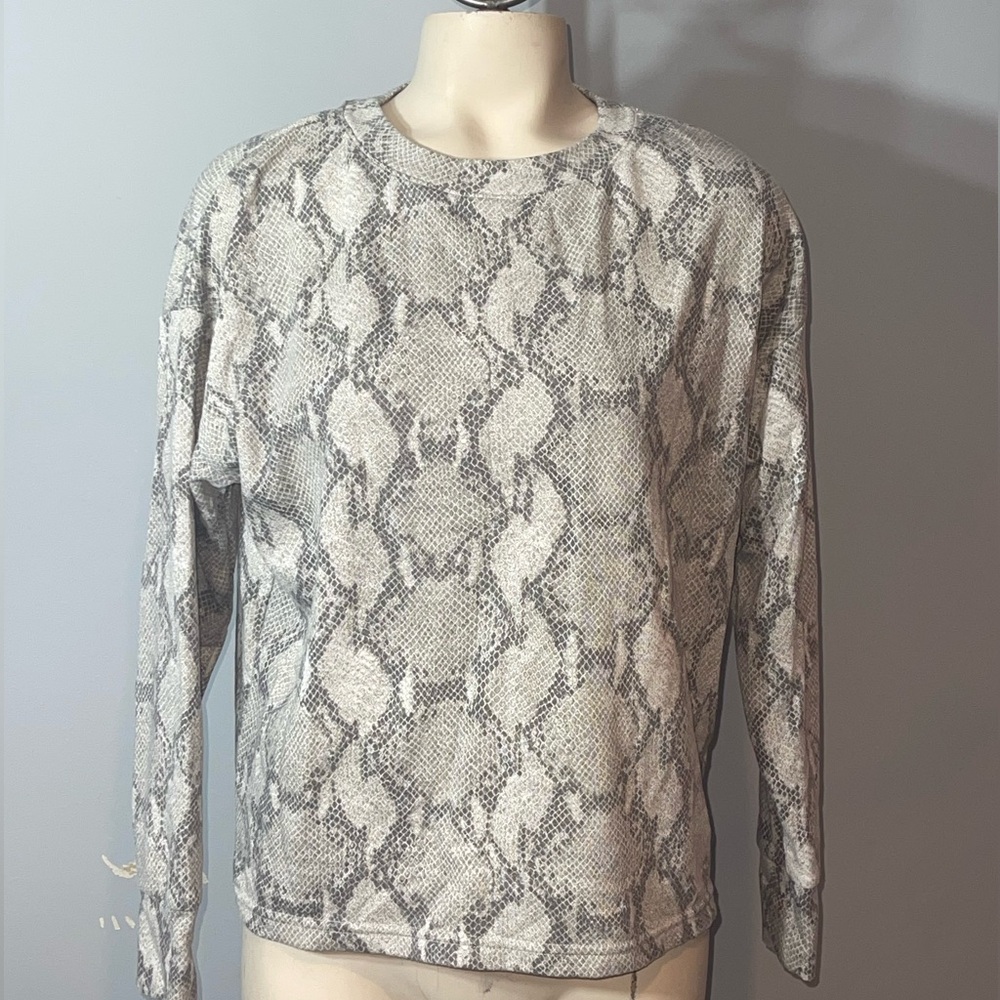Banana Republic snakeskin long sleeve top shirt woman’s size XS
